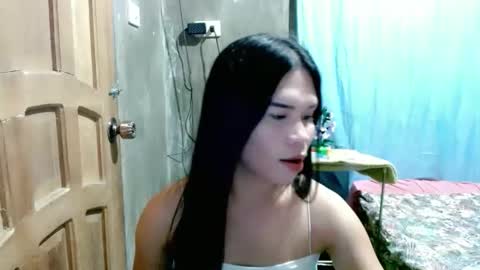 Snapshot of isabelle_amore chatting on 02/25/26, 12:15 Ysa online show from 02/25/26, 12:15