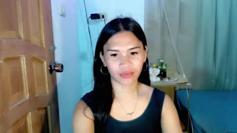 Snapshot of isabelle_amore chatting on 07/19/26, 04:49 Ysa online show from 07/19/26, 04:49