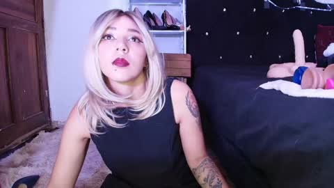 isabelle_sara online show from 06/07/26, 08:12