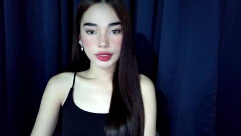 Snapshot of isabelle_willis chatting on 04/21/26, 12:22 Isabelle online show from 04/21/26, 12:22