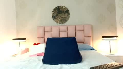 Isabelle Daza online show from 05/13/26, 12:02