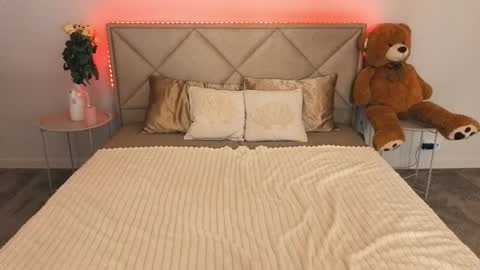 Isabelle online show from 03/23/26, 04:27