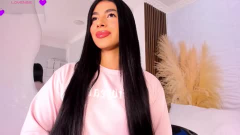 Snapshot of isabellefoxx chatting on 02/01/26, 10:30 Isa online show from 02/01/26, 10:30