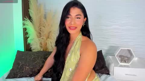 Snapshot of isabellefoxx chatting on 02/04/26, 10:26 Isa online show from 02/04/26, 10:26