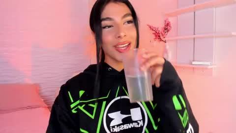 Isa online show from 03/24/26, 10:15