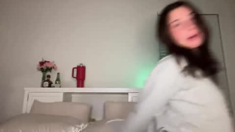 Snapshot of isabellekinsley chatting on 02/18/25, 03:53 isabellekinsley online show from 02/18/25, 03:53