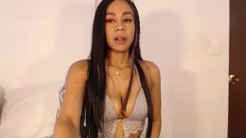 Isabella online show from 10/05/25, 10:18