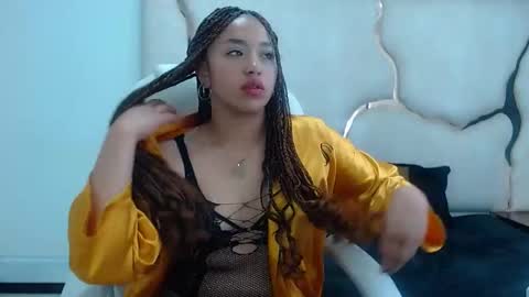 isabellrodriguez18 online show from 01/22/25, 07:03