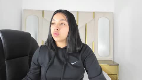 isabellrodriguez18 online show from 09/17/25, 03:08