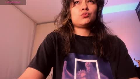 Snapshot of isabelprietoo chatting on 06/16/26, 02:14 Isa online show from 06/16/26, 02:14