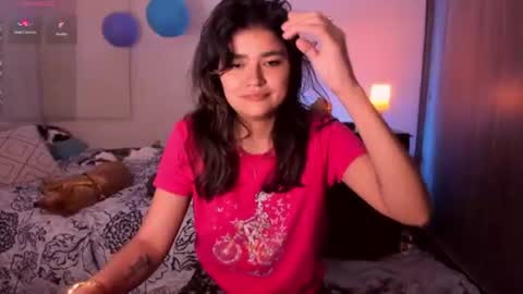 Snapshot of isabelprietoo chatting on 07/02/26, 12:43 Isa online show from 07/02/26, 12:43