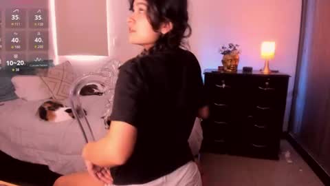 Snapshot of isabelprietoo chatting on 07/14/26, 10:26 Isa online show from 07/14/26, 10:26