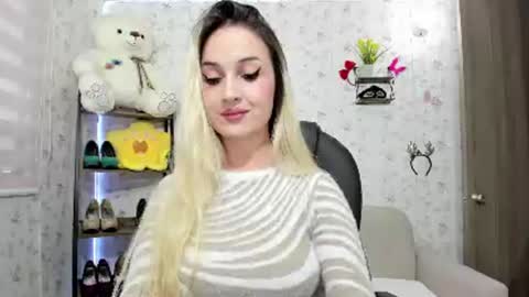 ISABELLA online show from 07/08/26, 09:30
