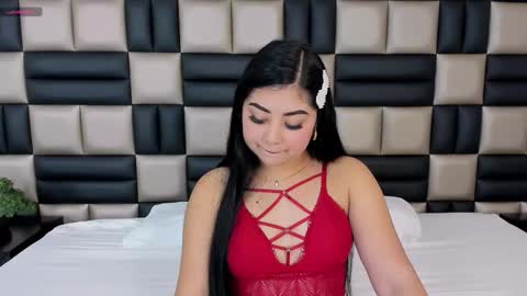 Snapshot of isabonet chatting on 10/22/25, 12:05 isa bonet online show from 10/22/25, 12:05