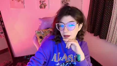 Isabella Ferrer online show from 11/08/25, 05:29