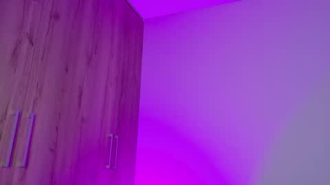 Isabella Hilton online show from 03/12/26, 11:16