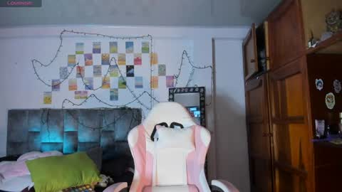 Snapshot of isangel_ chatting on 06/16/26, 02:14 Isabela online show from 06/16/26, 02:14