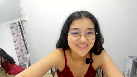 Isa Suarez online show from 04/06/26, 07:48