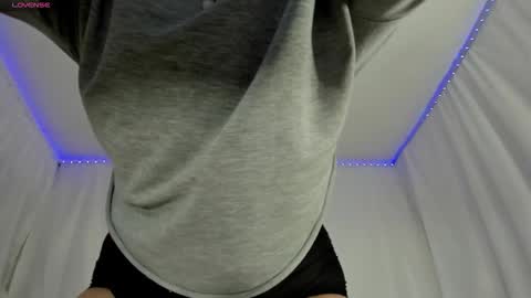 Snapshot of isbelljhs chatting on 02/21/26, 02:56 Lumi bellx online show from 02/21/26, 02:56