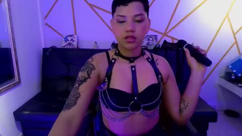 isabela online show from 09/21/25, 09:27