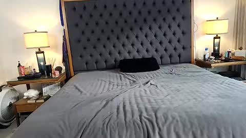 isela online show from 11/18/25, 10:03