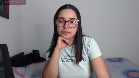 Snapshot of isemma chatting on 12/21/24, 04:19 Emma online show from 12/21/24, 04:19