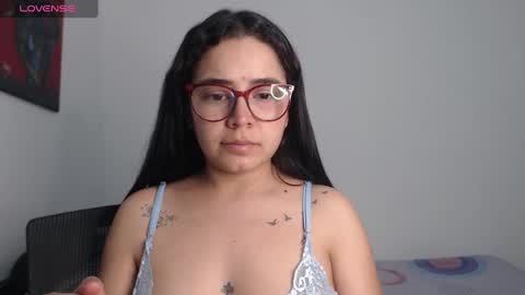 Snapshot of isemma chatting on 12/27/24, 03:31 Emma online show from 12/27/24, 03:31