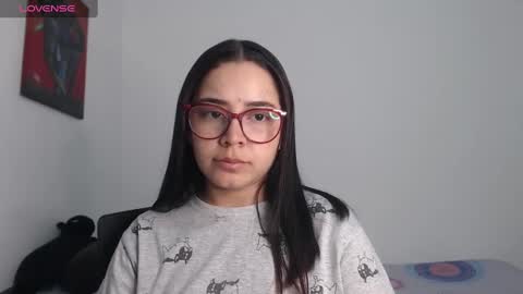 Snapshot of isemma chatting on 12/30/24, 03:25 Emma online show from 12/30/24, 03:25