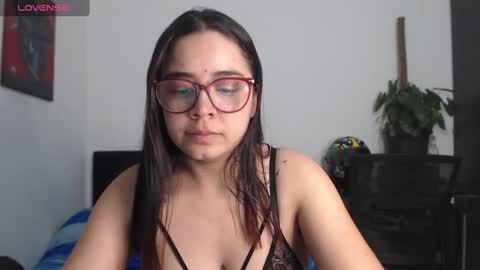 Snapshot of isemma chatting on 01/31/25, 03:52 Emma online show from 01/31/25, 03:52