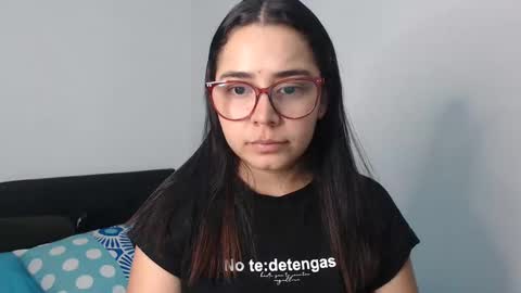 Snapshot of isemma chatting on 03/10/25, 03:01 Emma online show from 03/10/25, 03:01