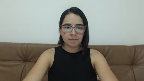 Snapshot of isemma chatting on 09/21/25, 01:18 Emma online show from 09/21/25, 01:18