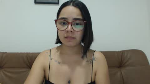 Snapshot of isemma chatting on 09/24/25, 03:43 Emma online show from 09/24/25, 03:43