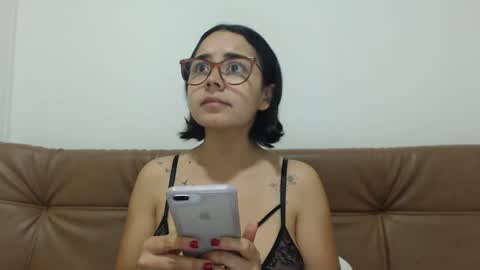 Snapshot of isemma chatting on 09/29/25, 01:55 Emma online show from 09/29/25, 01:55