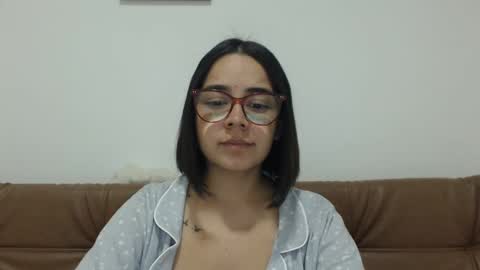 Snapshot of isemma chatting on 09/30/25, 03:55 Emma online show from 09/30/25, 03:55