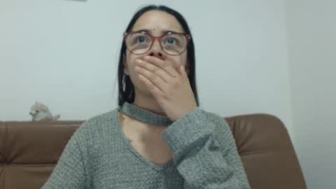 Snapshot of isemma chatting on 10/16/25, 03:51 Emma online show from 10/16/25, 03:51