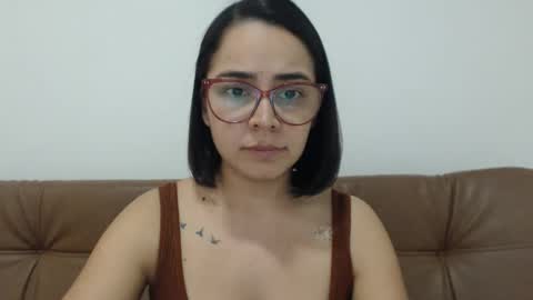 Snapshot of isemma chatting on 11/08/25, 09:46 Emma online show from 11/08/25, 09:46