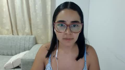 Snapshot of isemma chatting on 06/05/26, 02:29 Emma online show from 06/05/26, 02:29