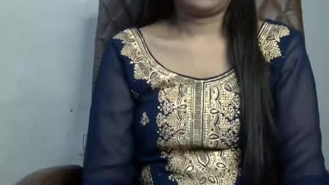ishika_ishu online show from 10/18/25, 06:52