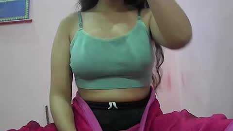 ishika_singh_ online show from 01/15/26, 02:38