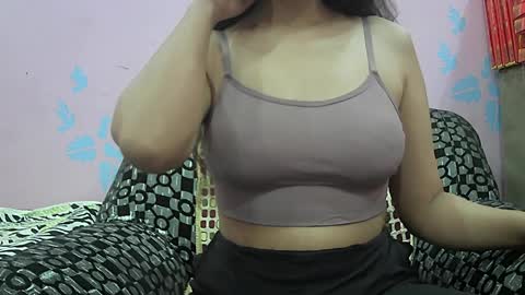 ishika_singh_ online show from 04/01/26, 01:28
