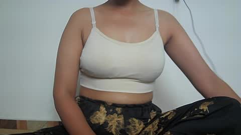 ishika_singh_ online show from 06/22/26, 03:25