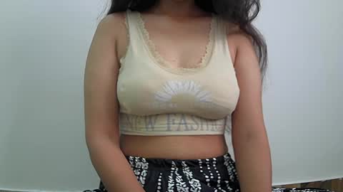 ishika_singh_ online show from 07/13/26, 02:14