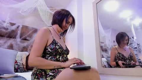 Isis online show from 10/31/25, 11:22