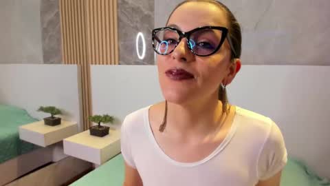 Isis Noir online show from 09/13/25, 02:28