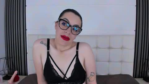 Isis Noir online show from 11/22/25, 11:31