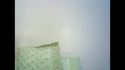 isla_booby online show from 05/19/26, 05:47