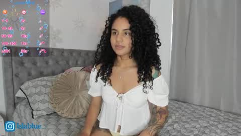 Isla Blue online show from 03/12/26, 08:59