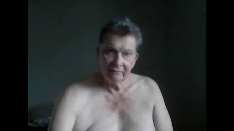 Snapshot of island625103 chatting on 02/25/25, 09:02 island625103 online show from 02/25/25, 09:02