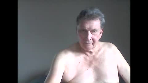 Snapshot of island625103 chatting on 03/06/25, 09:20 island625103 online show from 03/06/25, 09:20