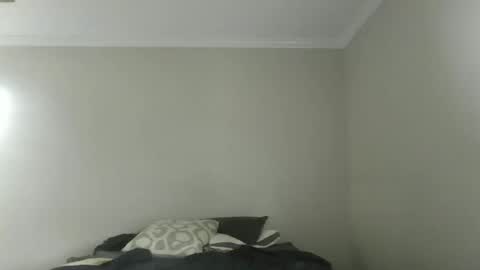 Snapshot of island625103 chatting on 09/17/25, 05:47 island625103 online show from 09/17/25, 05:47